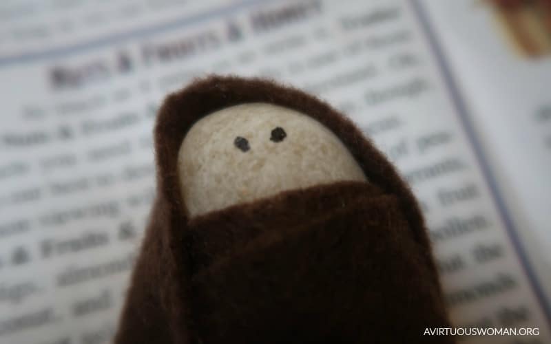 Baby Jesus in a Manger {salt dough craft} @ AVirtuousWoman.org
