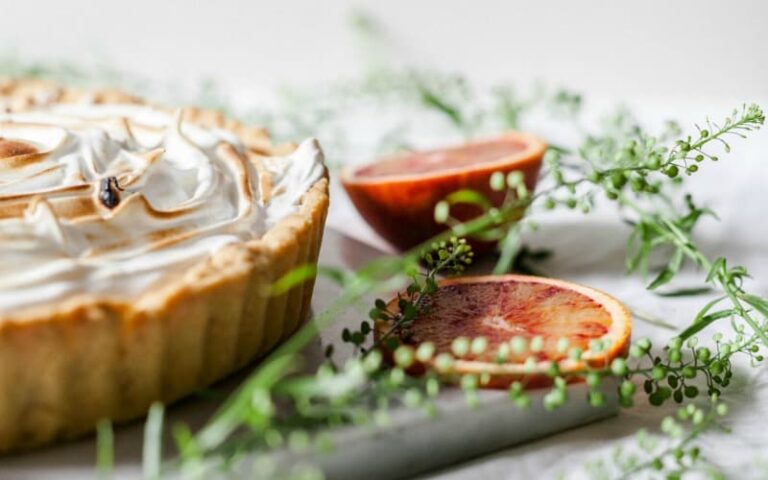 A simple, but delicious Easter Sunday Menu + Free Printable Easter Menu Planner! @ AVirtuousWoman.org