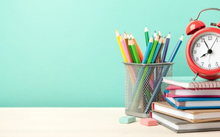 Organization Tips for Simple School Mornings @ AVirtuousWoman.org